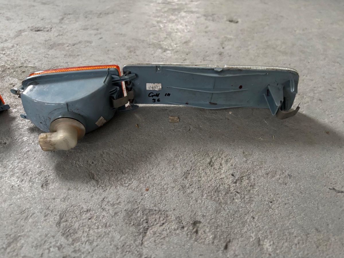 Volkswagen Tutti pezzi di ricambio auto: Vw Golf 3 jg 1994 Blinker, Frontblinker – Usato da Engelburg venduto da tho_lv8y 2