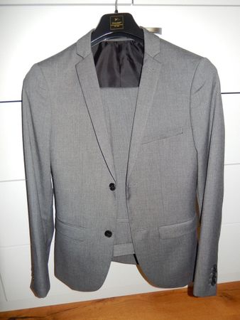 Anzug WE in grau Grösse 42 NEU NP.599.-
