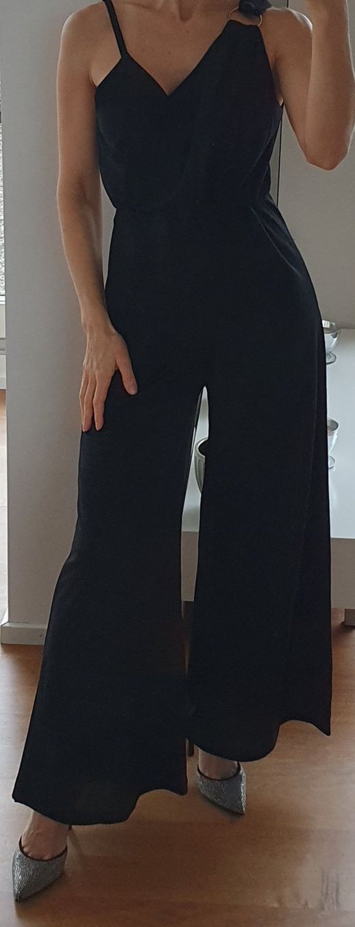 Tute: Schwarzer eleganter Jumpsuit Gr. 34 – Nuovo (secondo la descrizione) da Stansstad venduto da InStyle8