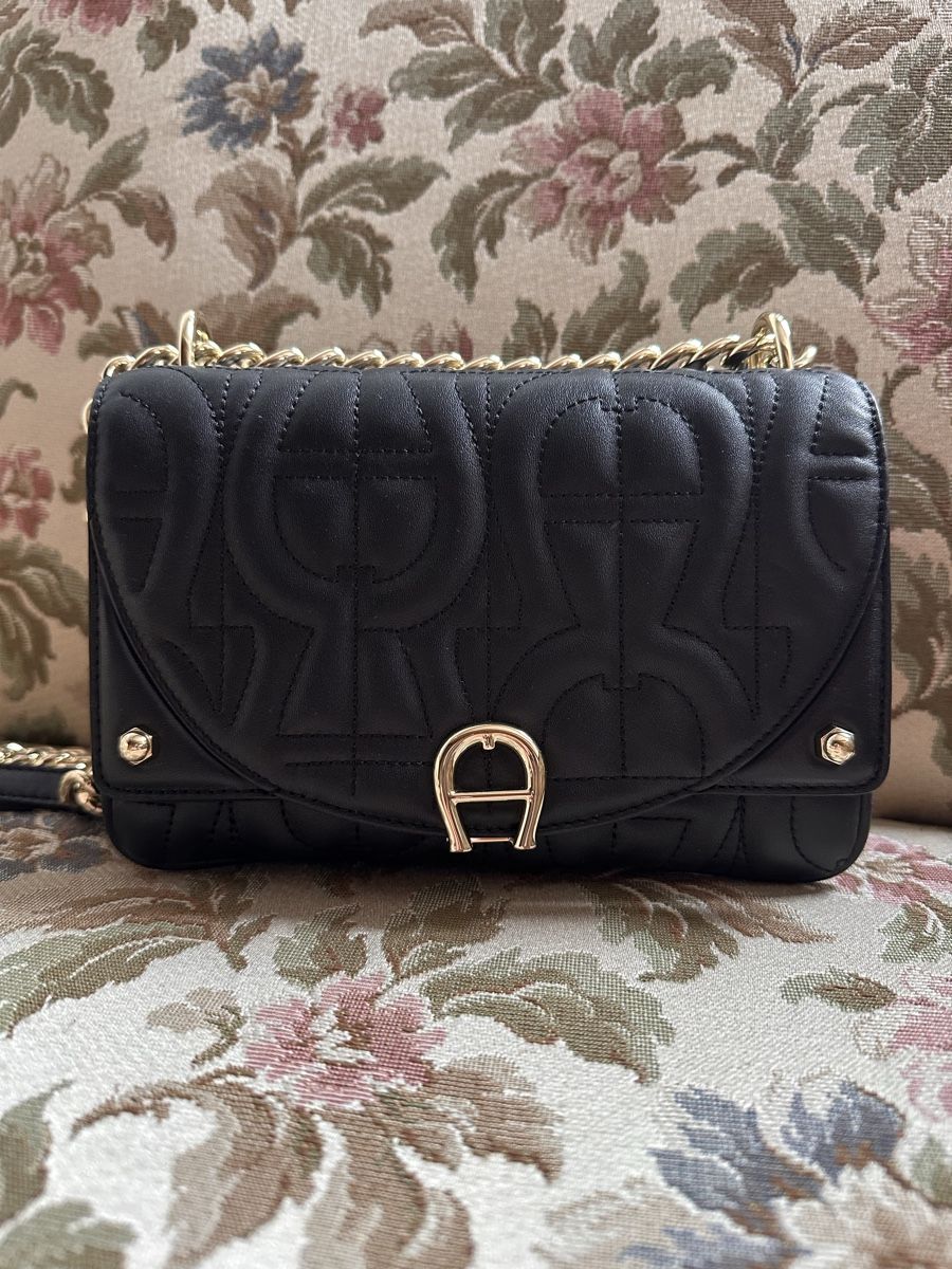 Aigner Borse da donna: Aigner DIADORA - Umhängetasche - black – Nuovo (secondo la descrizione) da Oberembrach venduto da ASP80