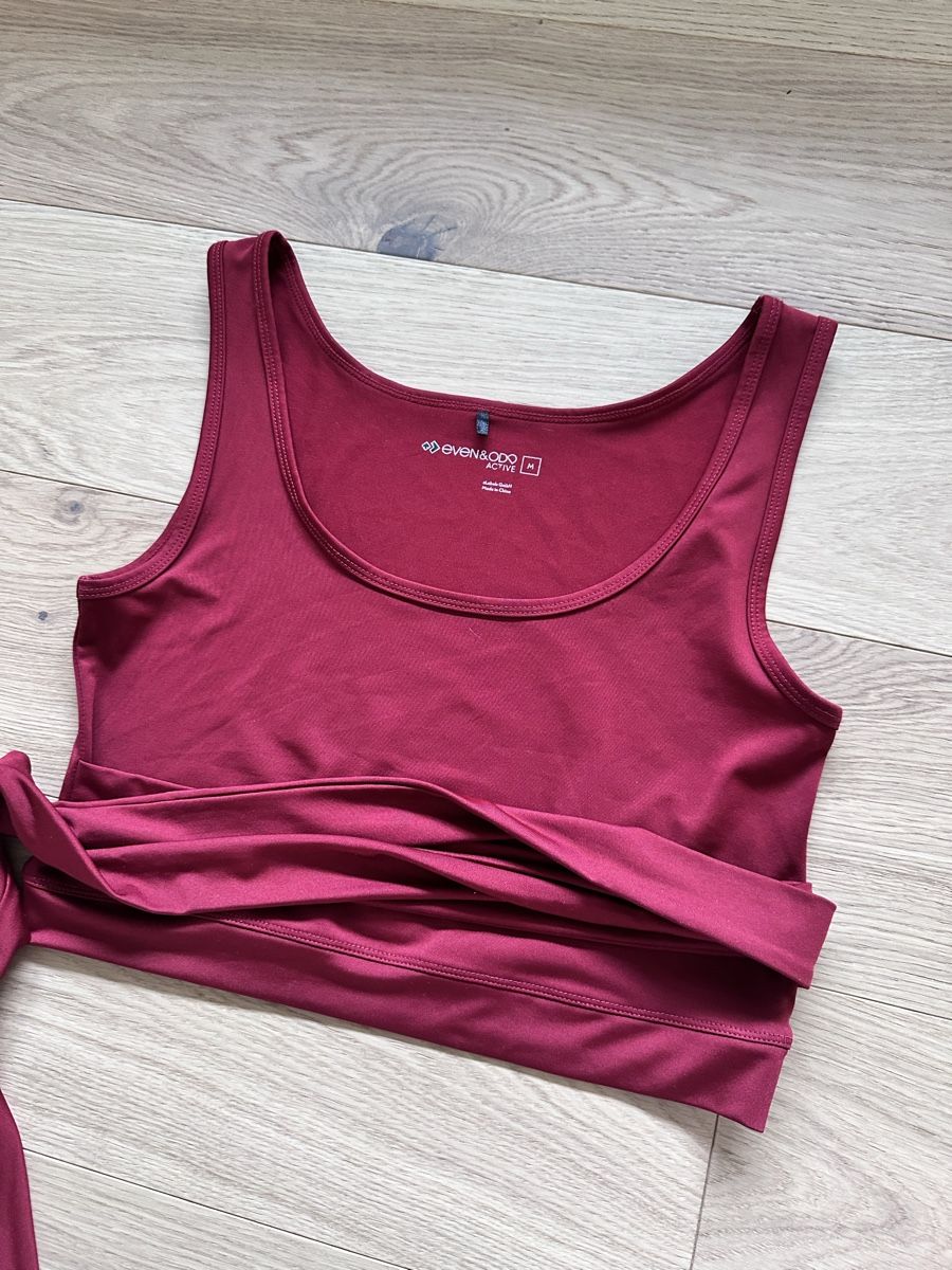 Top: Sporttop Even&Odd – Nuovo (secondo la descrizione) da Küssnacht am Rigi venduto da annine.l. 1