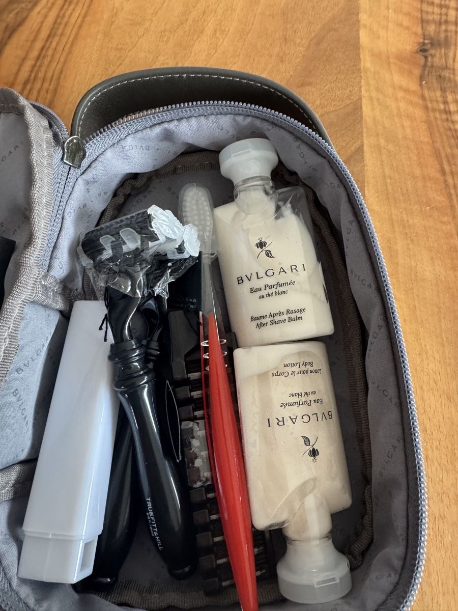 Custodie per cosmetici: Bulgari emirates business kits – Usato da Gipf-Oberfrick venduto da Iberico 3