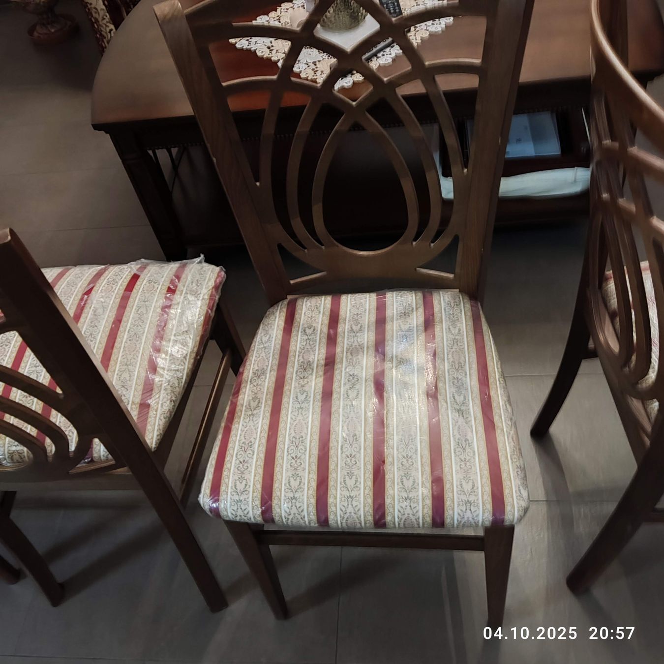 Chaises: Stühle 4 stk – Neuf (Voir description) à Altstätten SG par wku_yqx8 1