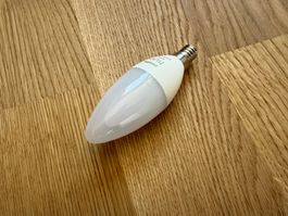 Hue B39 E14 LED-Kerzenlampe, warm- bis kaltweiss