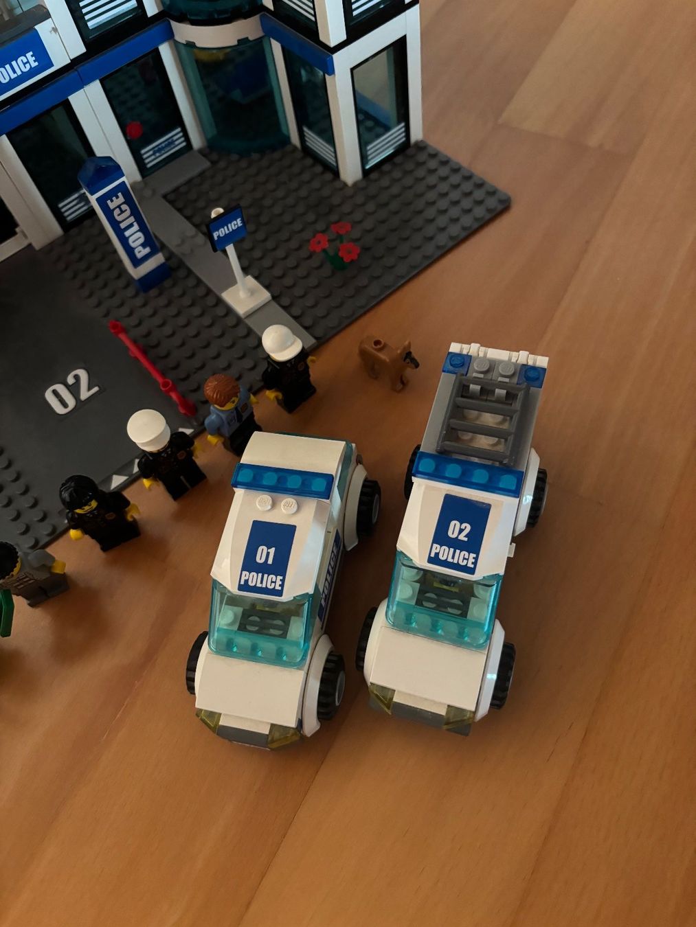 Lego Kit di costruzioni: Lego City 7498 Poste de police 2011 – Usato da MURAZ - SIERRE venduto da Pierre.A 3