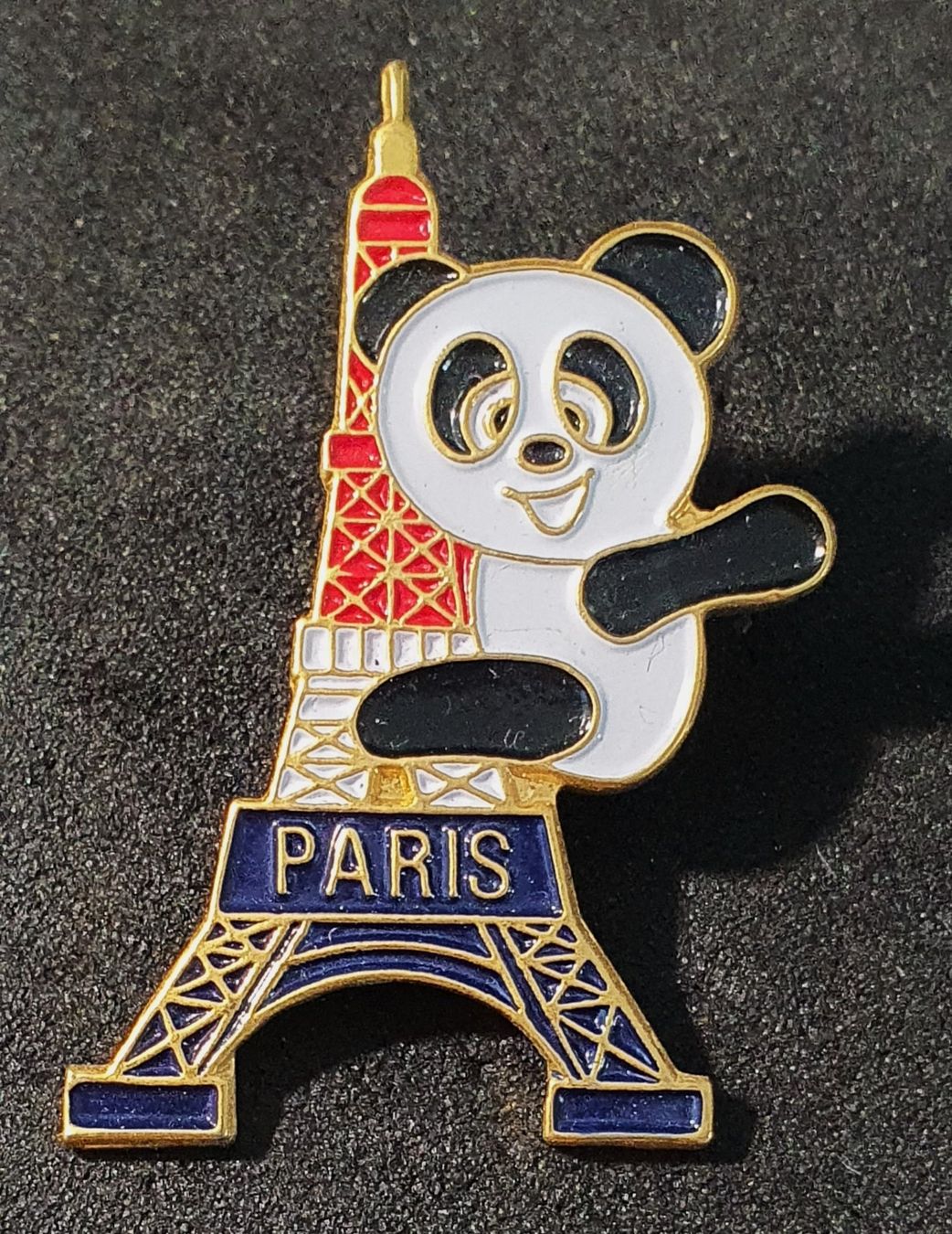 Plaketten & Abzeichen: K761B - Pin Paris Eiffelturm Panda Bär – Gebraucht aus Reinach BL von Boston-Verkauf