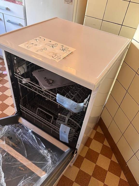 Machines à laver la vaisselle: Lava-vaisselle  – D'occasion à Lausanne par joa_2tdc