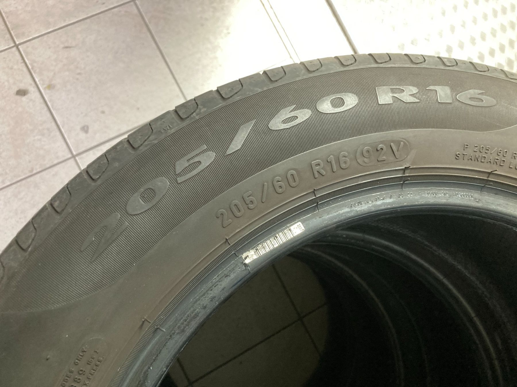 Pirelli Pneumatici & Ruote complete: 205/60R16 Sommerpneu Pirelli – Usato da Cham venduto da Cham6332 1