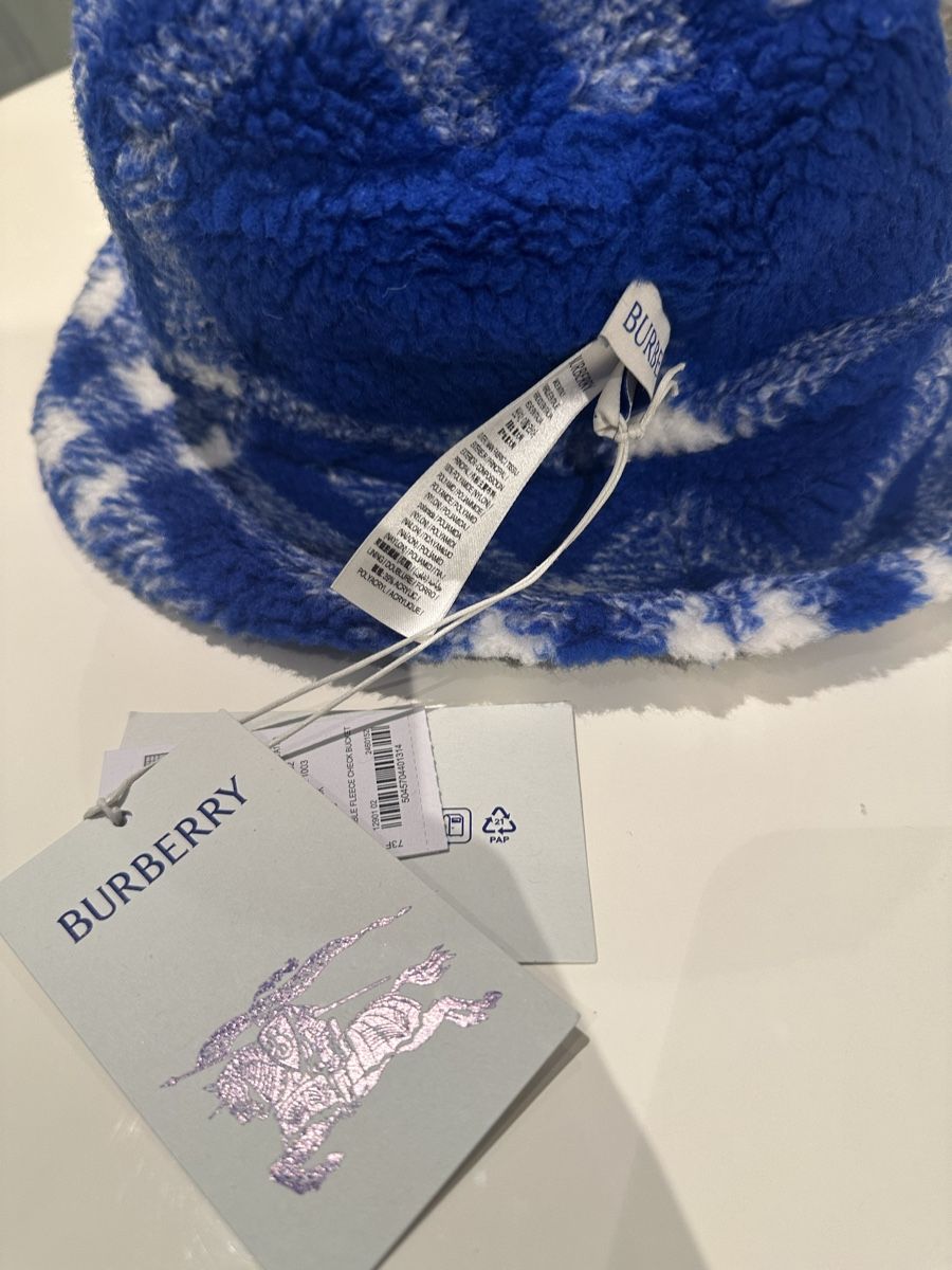 Burberry Copricapi, berretti & cappellini: New Burberry – Nuovo e nell'imballaggio originale da Lugano venduto da S_nyr7 3