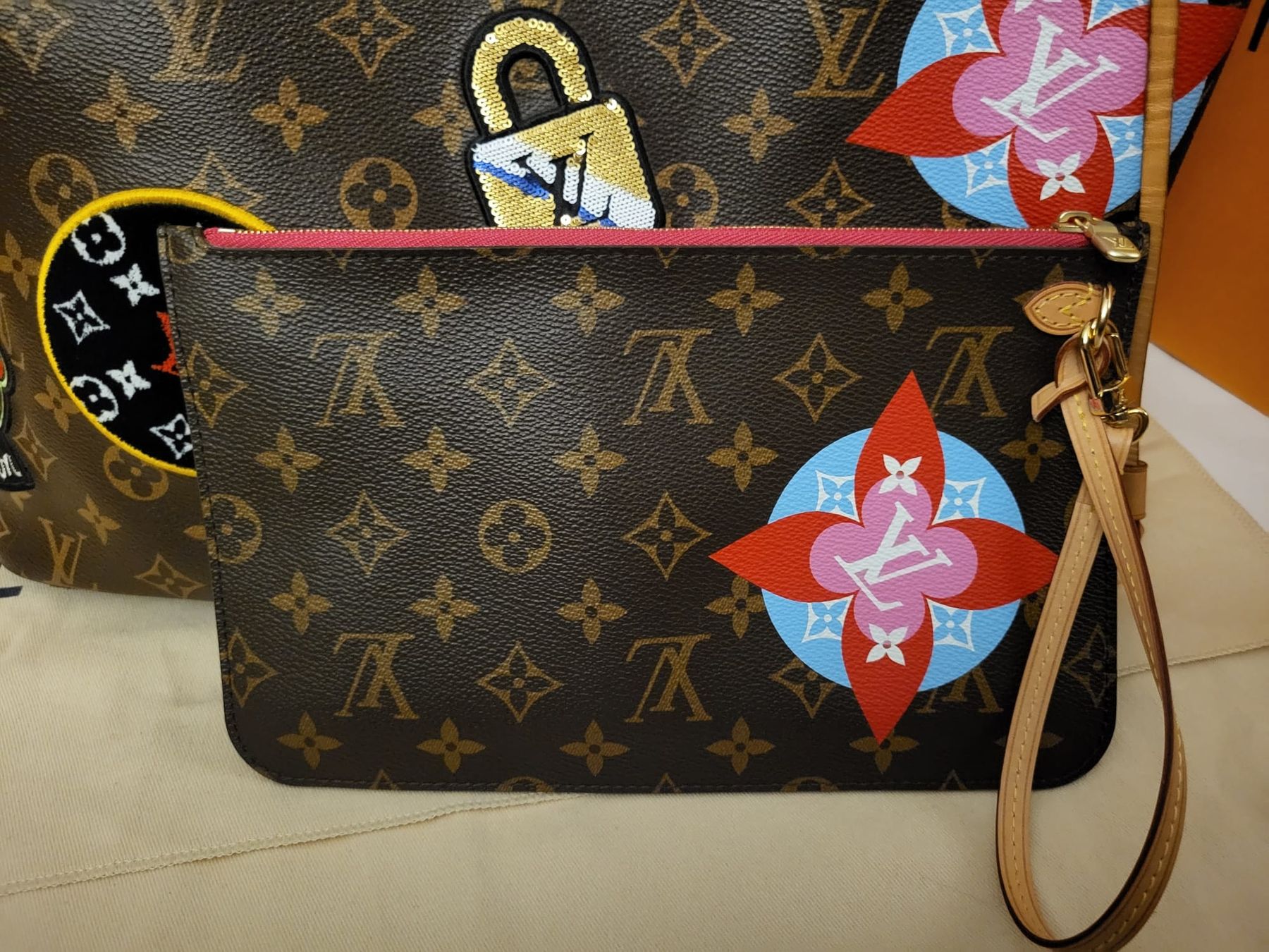 Louis Vuitton Borse da donna: Louis Vuitton Neverfull MM Monogramm Canvas Patches – Usato da Gattikon venduto da lavric_d 6