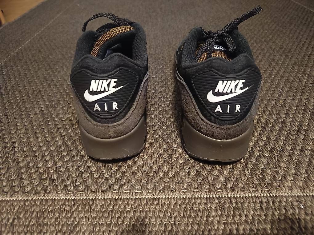 Nike Herrenschuhe: Nike Air Max 90 – Gebraucht aus Genève von Maxou84 1