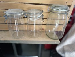 3 verschiedene gr. Einmachgläser 