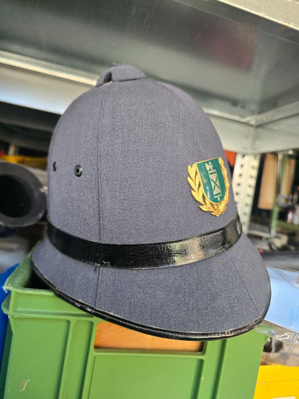 Copricapi, berretti & cappellini: Historischer Helm. St. GALLER KANTONSPOLIZEI – Usato da St gallen venduto da bb_12 4