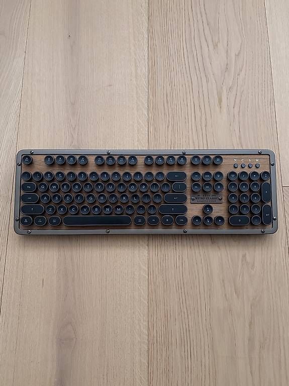 Strumenti musicali: Azio Retro Classic Holz Keyboard – Usato da Solothurn venduto da Juliasju 1