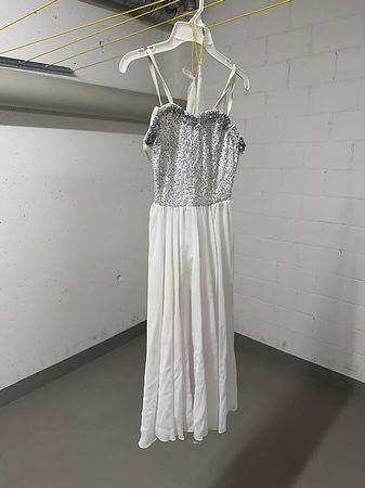 Ballettkleid / Tanzkleid weiss-silber  Gr. 146-152 