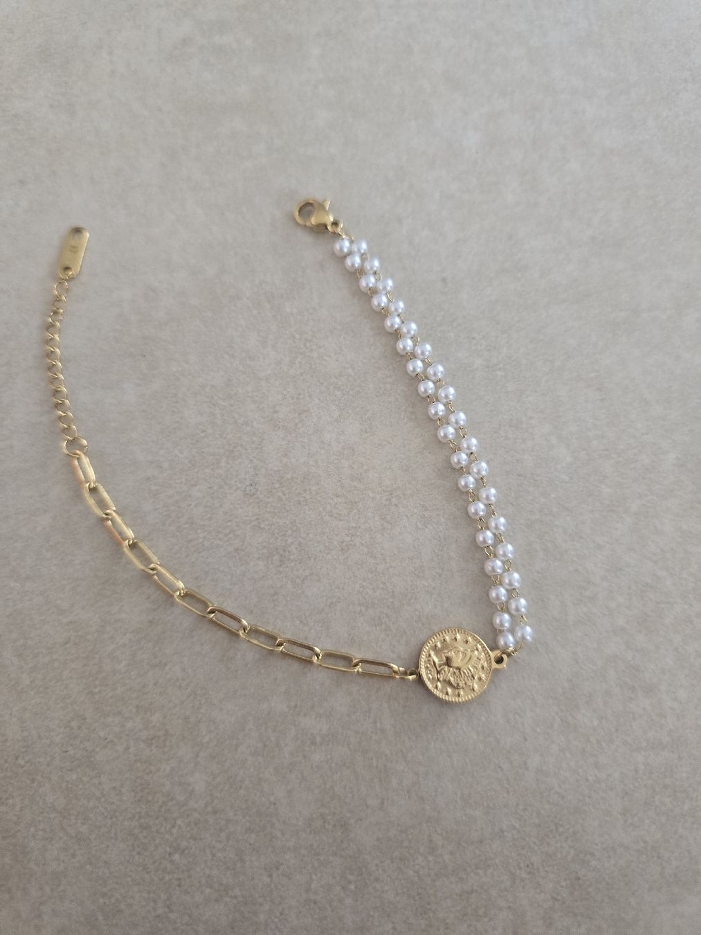 Bracciali & Braccialetti: Goldiges Edelstahl Armband mit Perlen – Nuovo e nell'imballaggio originale da Rickenbach b. Wil venduto da Beautiful.Things