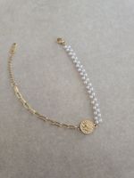 Goldiges Edelstahl Armband mit Perlen