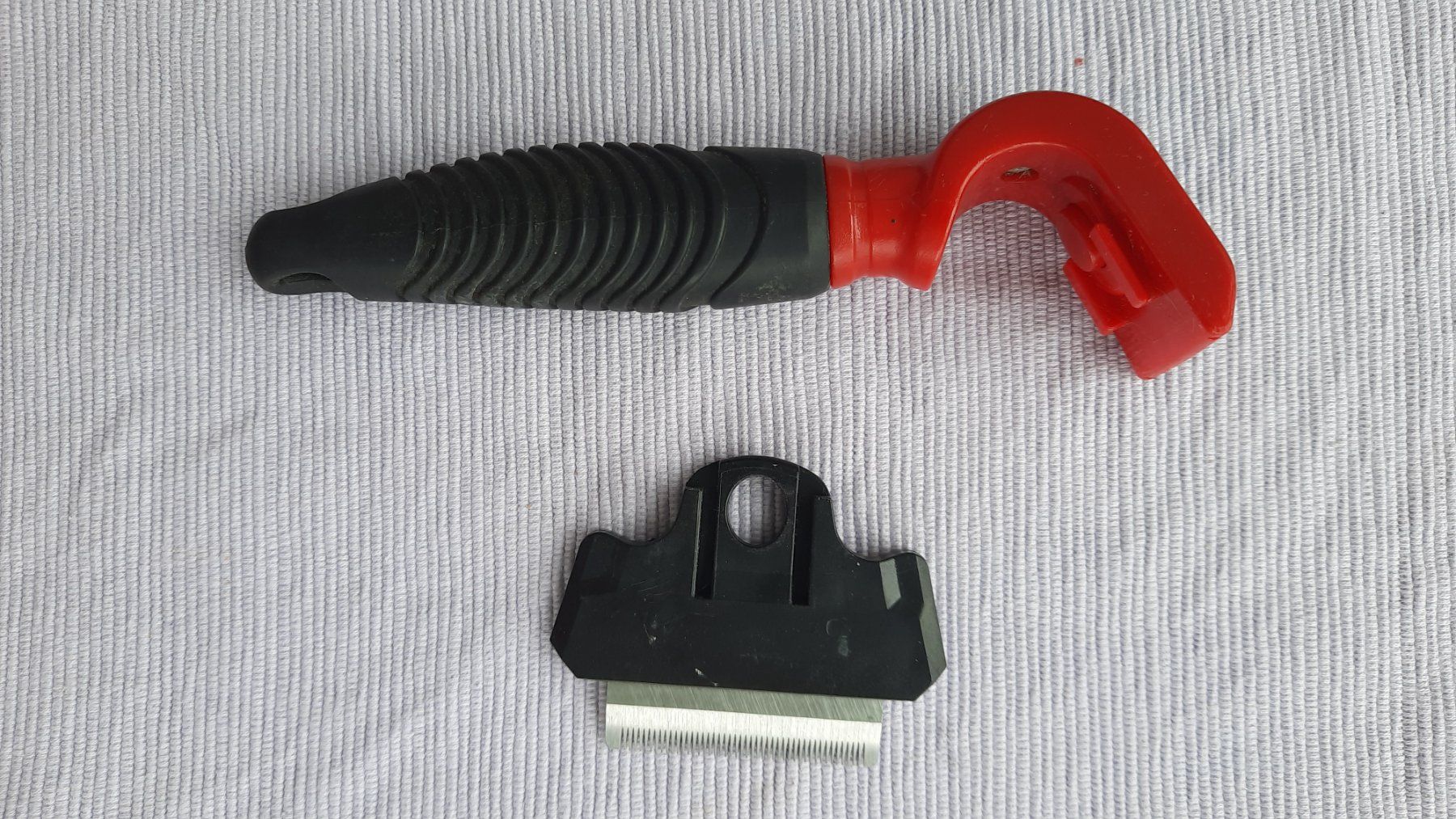 Pflegeprodukte & Putzartikel: Hunde - Trimmmesser / Fuminator – Gebraucht aus Giswil von aethra 2