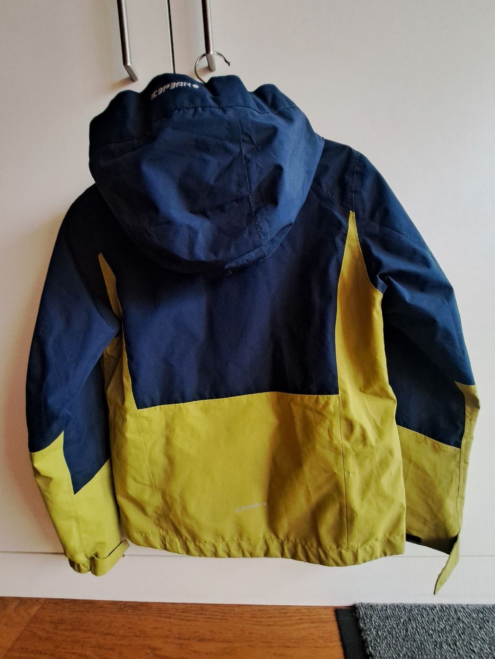 Icepeak Jacken & Mäntel: Regenjacke Icepeak Gr. 152 – Gebraucht aus Rickenbach LU von Ruwani 1