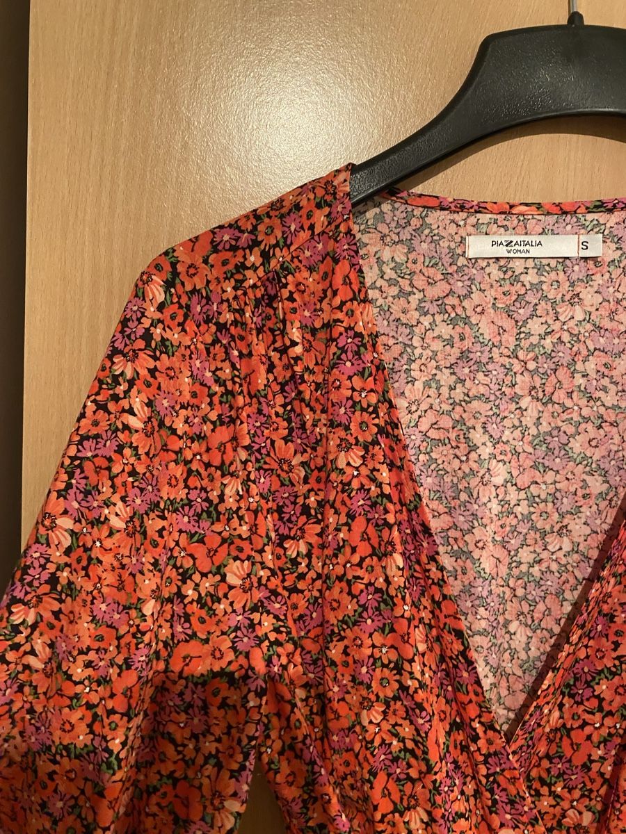 Kleider: Robe – Neu (gemäss Beschreibung) aus St-Légier-Chiésaz von lea_6k5s 1