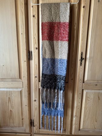 Winter Schal mit Karomuster in top Zustand!