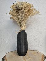 Schwarze Vase für Trockenblumen