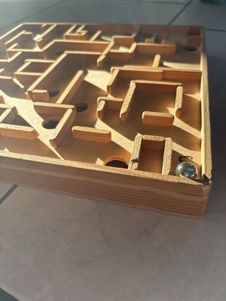 Spiele: Holz Labyrinth Spiel mit Kugel – Gebraucht aus Nottwil von wasserlufterde 1