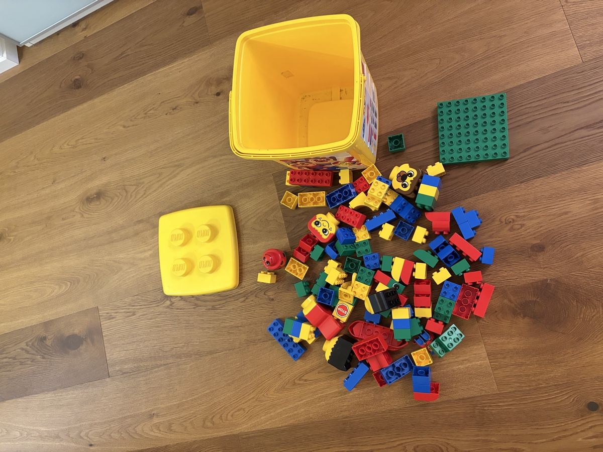 Lego Kit di costruzioni: LEGO Duplo Eimer Set 2387 mit Bausteinen gebraucht – Usato da Thalwil venduto da Counterdude 1