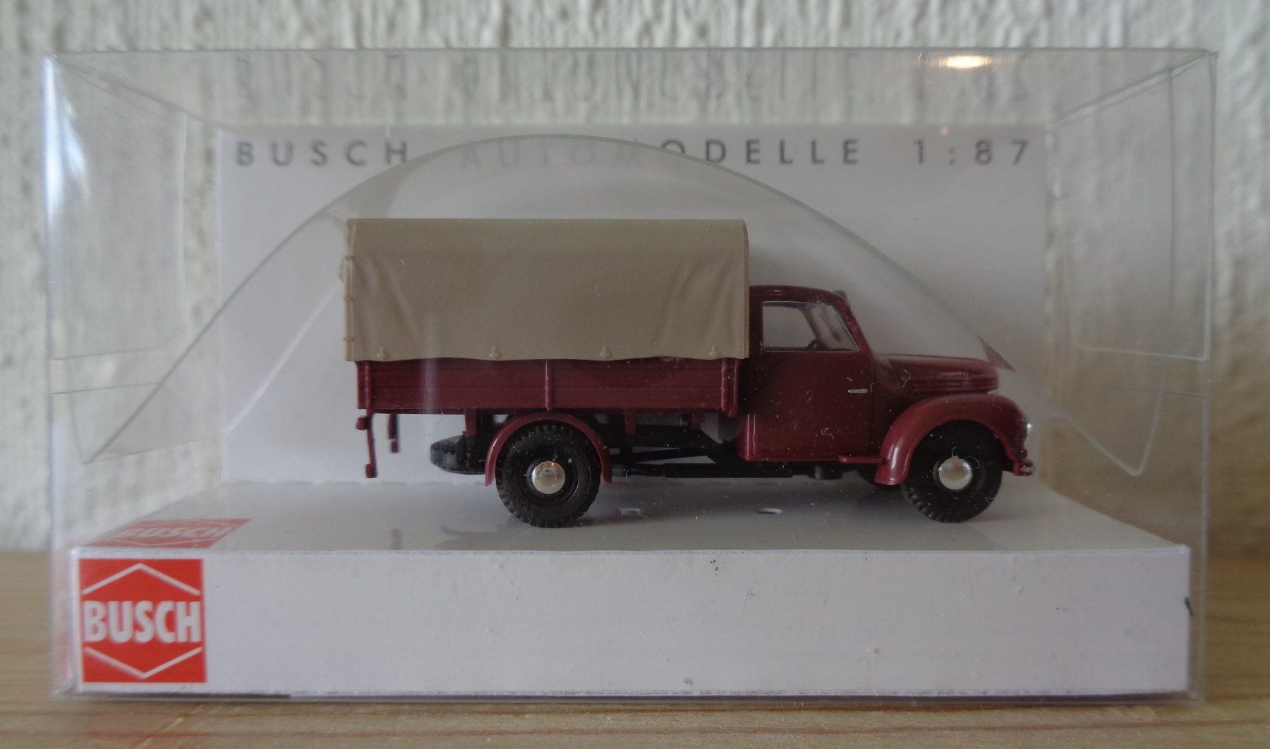 Busch Modellini di ferrovie: Busch, 4 Autos "Framo V901/2", H0 – Nuovo e nell'imballaggio originale da Arbon venduto da lyres 2