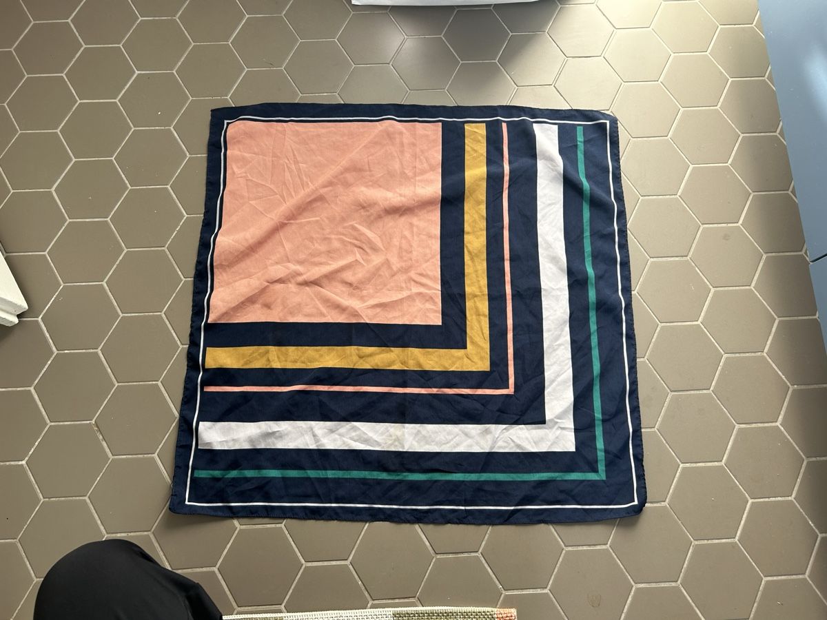 Foulard & Sciarpe: Foulard – Usato da Zürich venduto da ori_9dcy 1