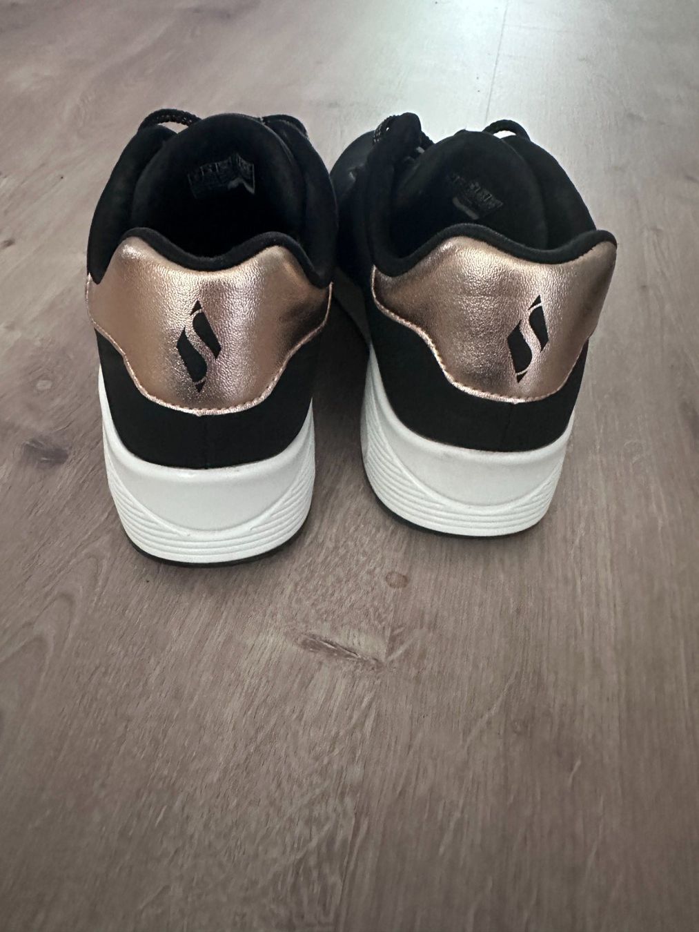 Skechers Chaussures femmes: Sneaker Skecher – D'occasion à Haldenstein par Tilo3 1