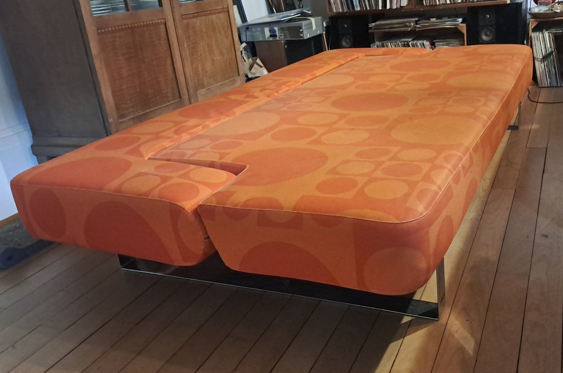 Sofas: Bettsofa mit neuer Stoffhülle – Gebraucht aus Zürich von welthit 1