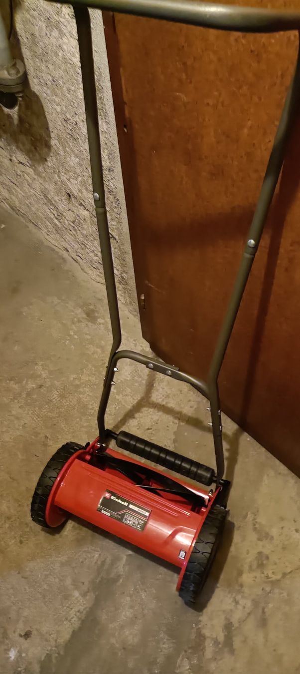 Einhell Rasenmäher: Tondeuse manuelle Einhell Handmower jamais utilisé – Neu (gemäss Beschreibung) aus La Chaux-de-Fonds von nicesun