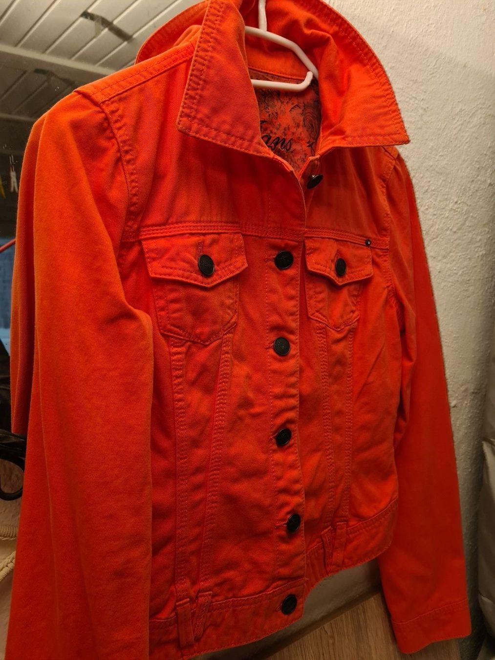 Orsay Jacken: Korallenrote Jeansjacke Orsay 34 – Gebraucht aus Amriswil von used2use 1
