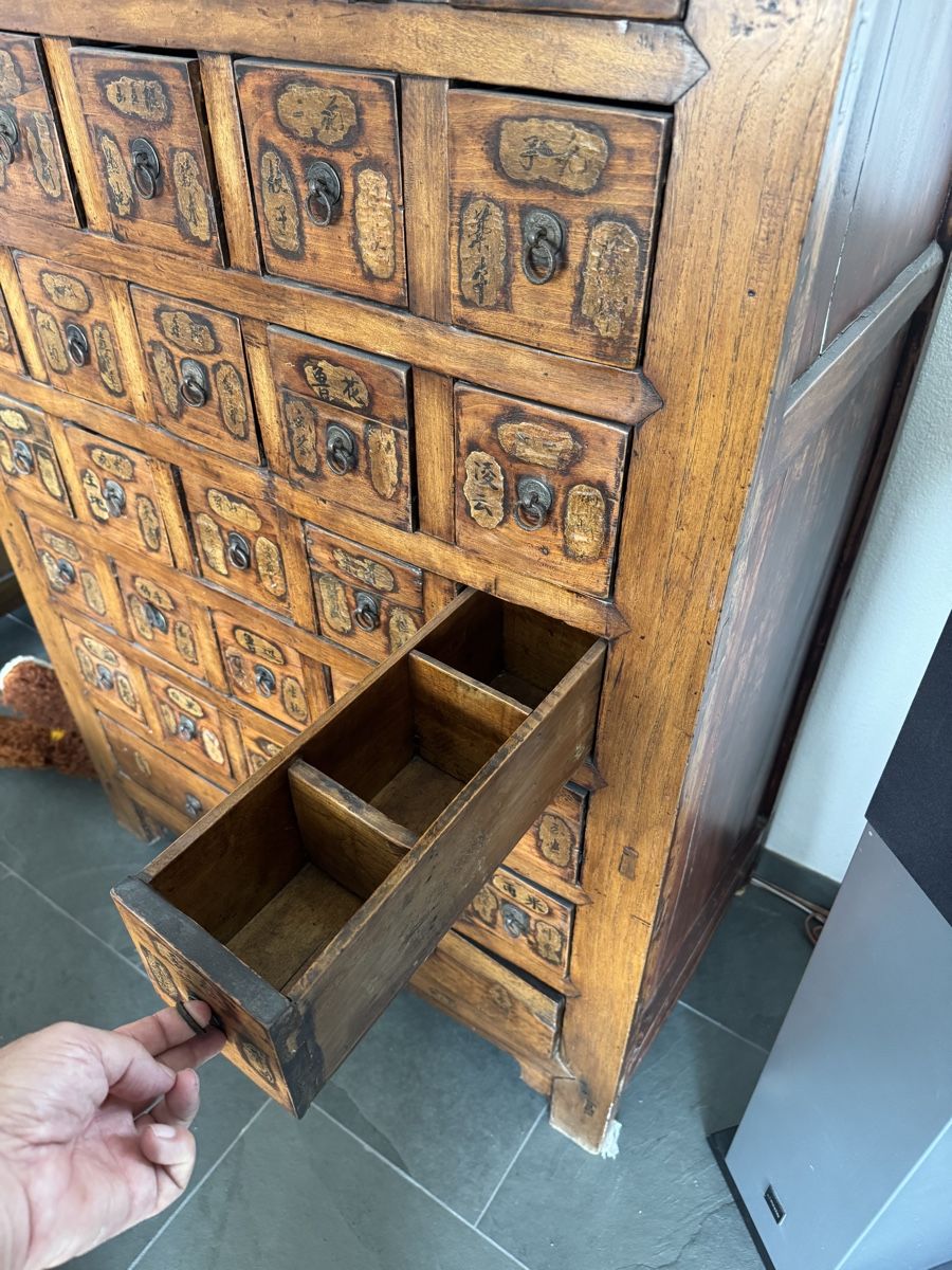 Armadi: Antiker chinesischer Apothekerschrank – Usato da Horgen venduto da Herb69 2