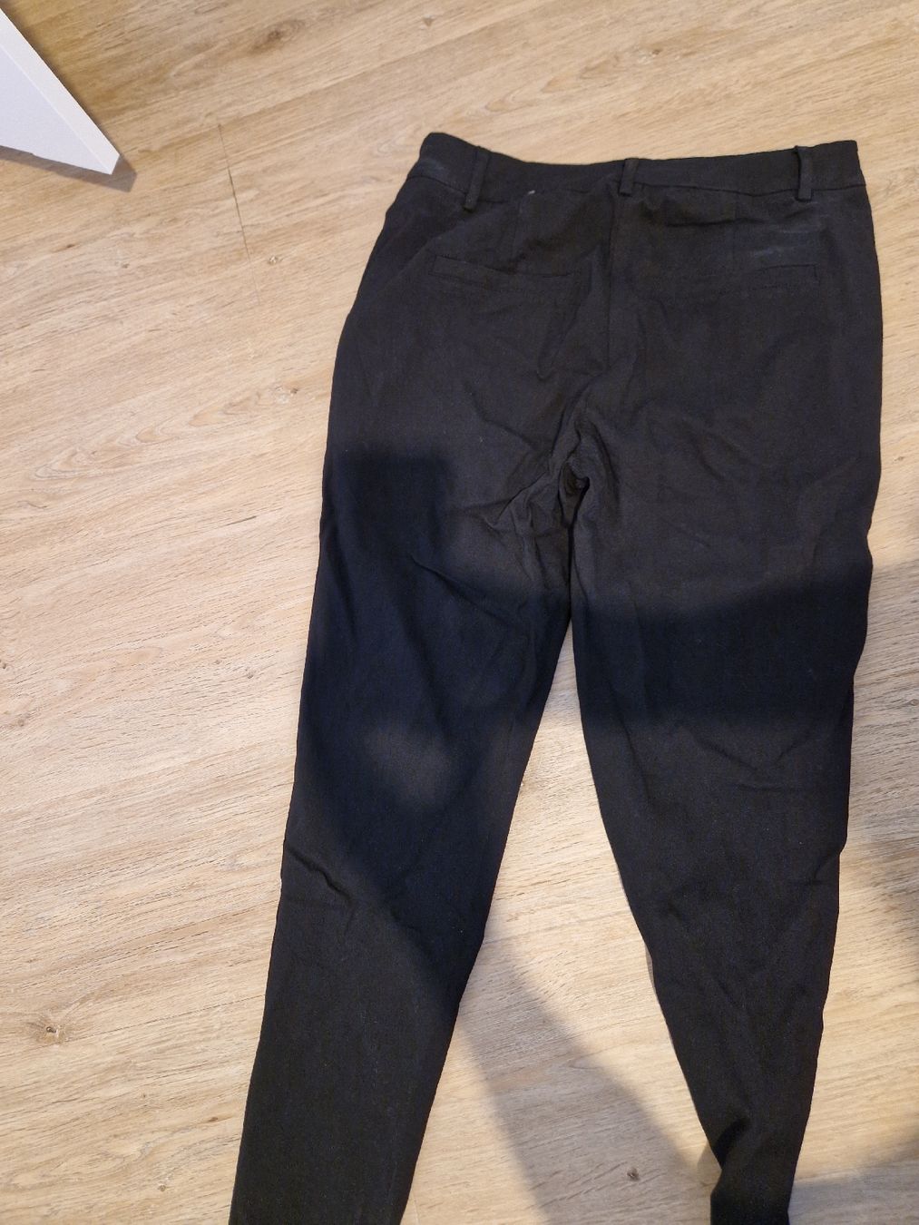 Pantaloni: Schicke, schwarze Stoffhose, Gr. M – Usato da Benken venduto da Carmen_9 1
