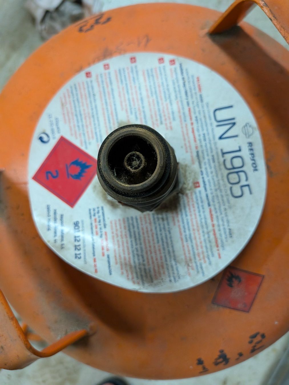 Apparecchiature e tecnologia a gas: Repsol Gasflasche aus Spanien – Usato da Weier im Emmental venduto da Rsz8 1