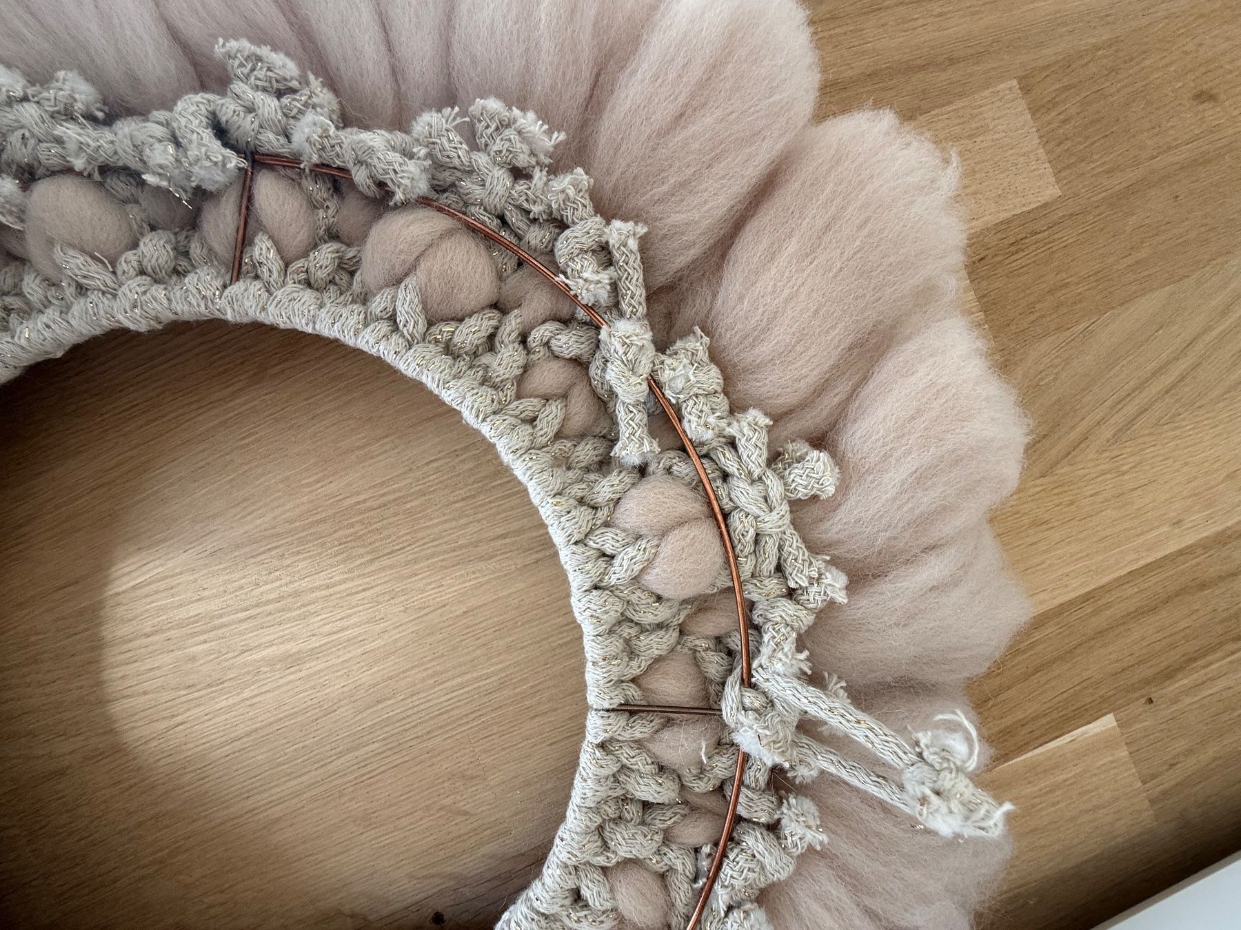 Couronne etsy en laine et crochet (Neu (gemäss Beschreibung)) in Marly ...
