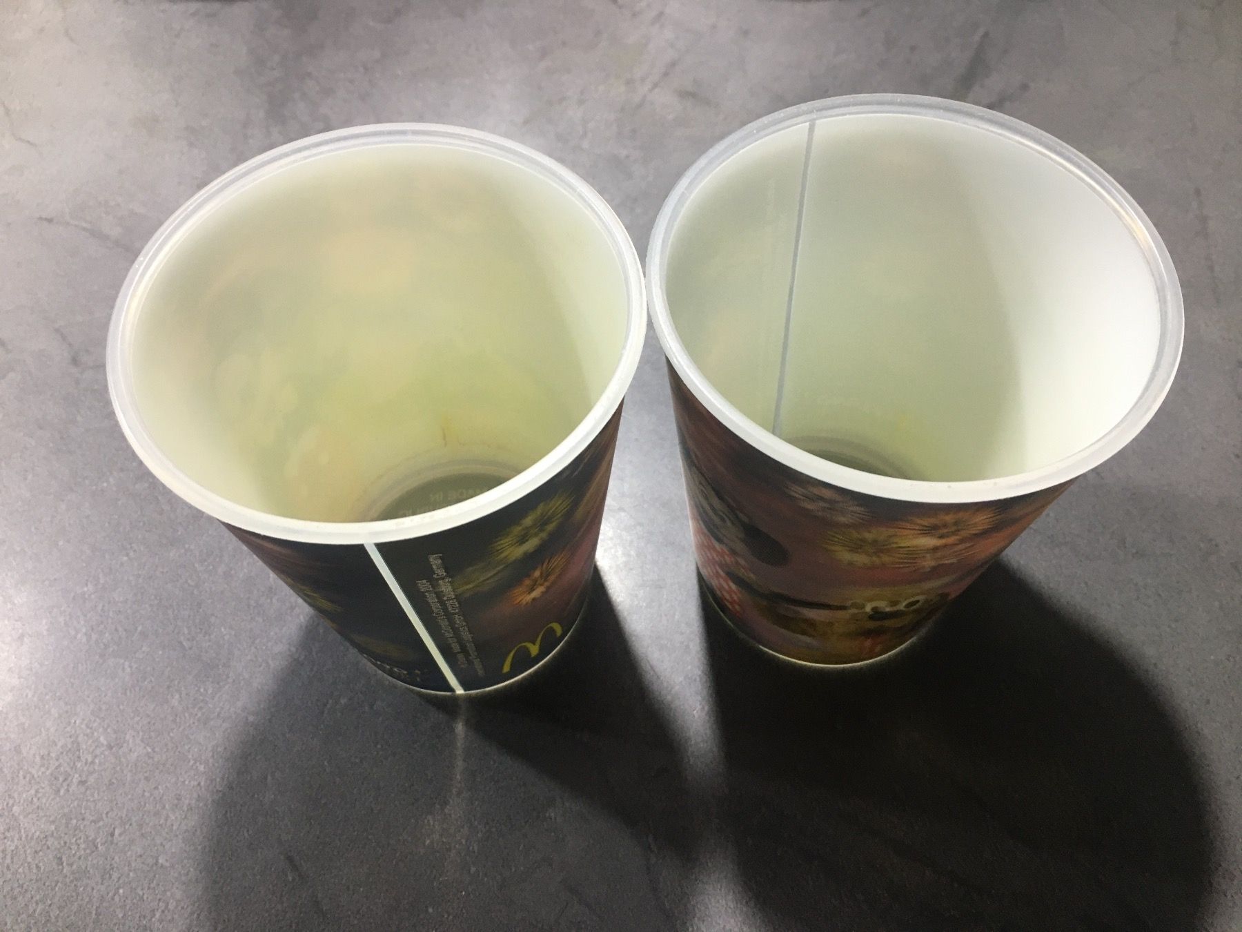 Mc Donald's Bicchieri: 2 Gobelets 3D McDonalds X Disneyland Paris – Usato da Neuchâtel venduto da Tradeboi 2
