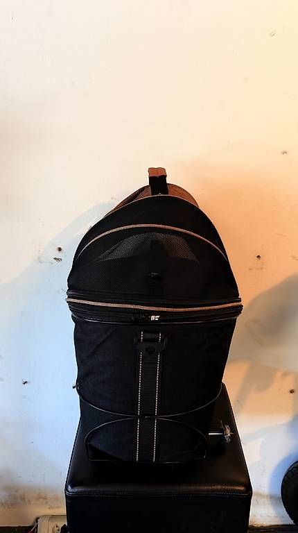 Cucce & Letti: faltbare Transportbox / Tasche für Hund oder Katze Neu – Usato da Unterseen venduto da beE-Scooter 1