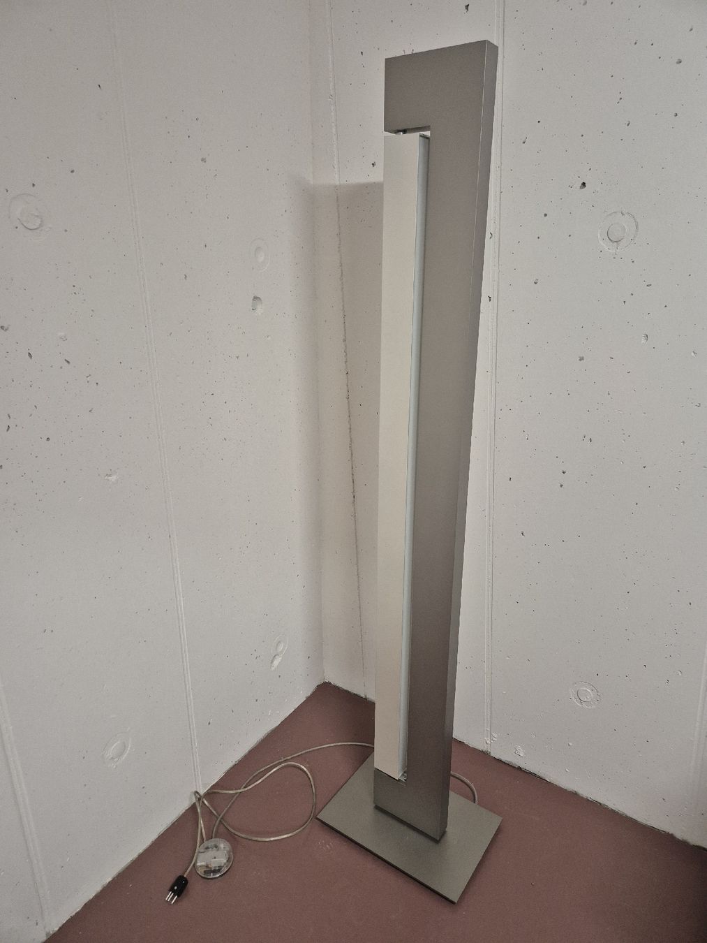 Lampen: Nemo Ara Floor Stehleuchte  Farbe silber matt  / hell – Gebraucht aus Zürich von Corrosion 2