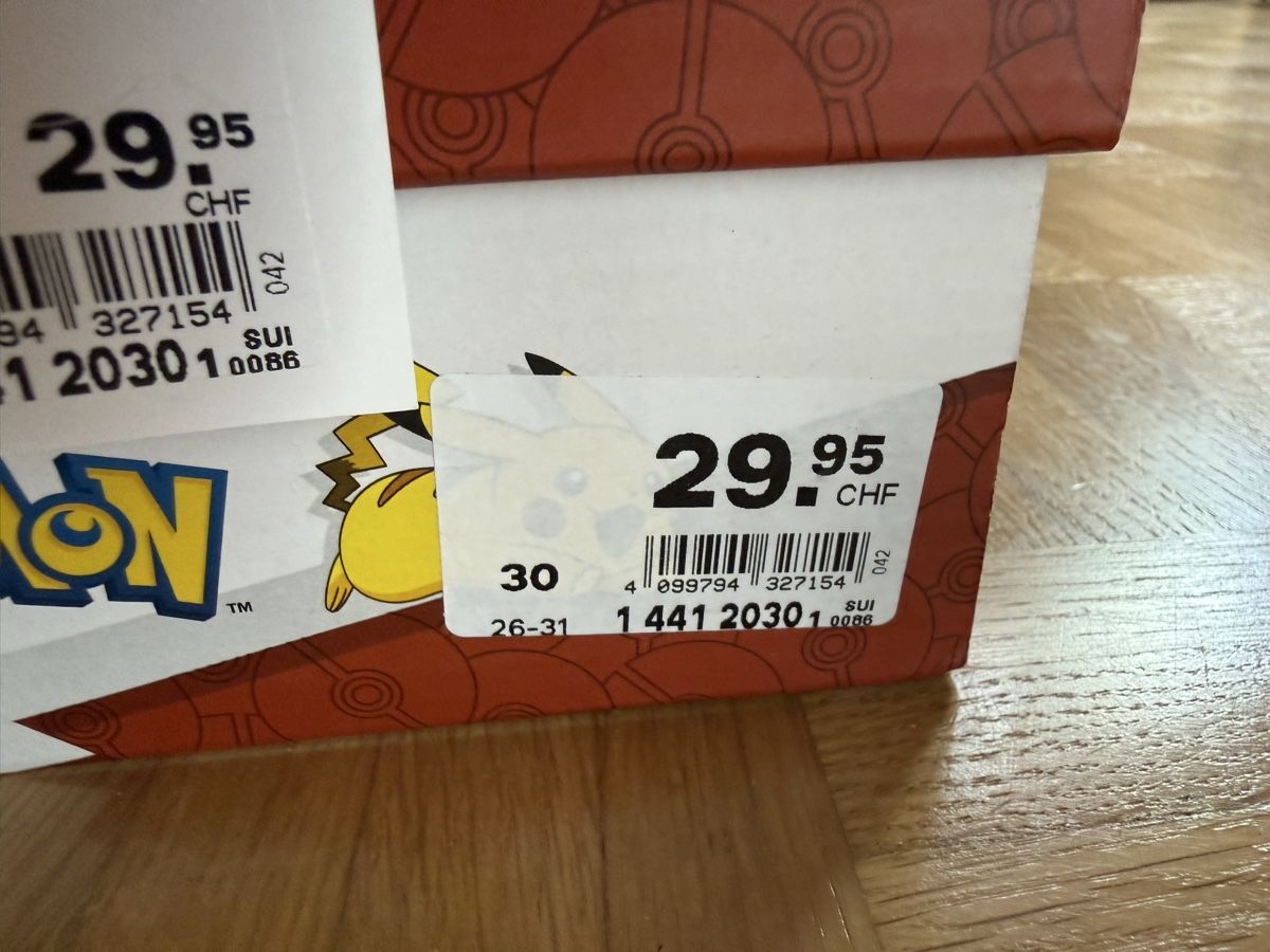 Scarpe per ragazzi: Kinder Sandalen Pikachu Grösse 30 neu – Nuovo (secondo la descrizione) da Watt venduto da Steffi84 3