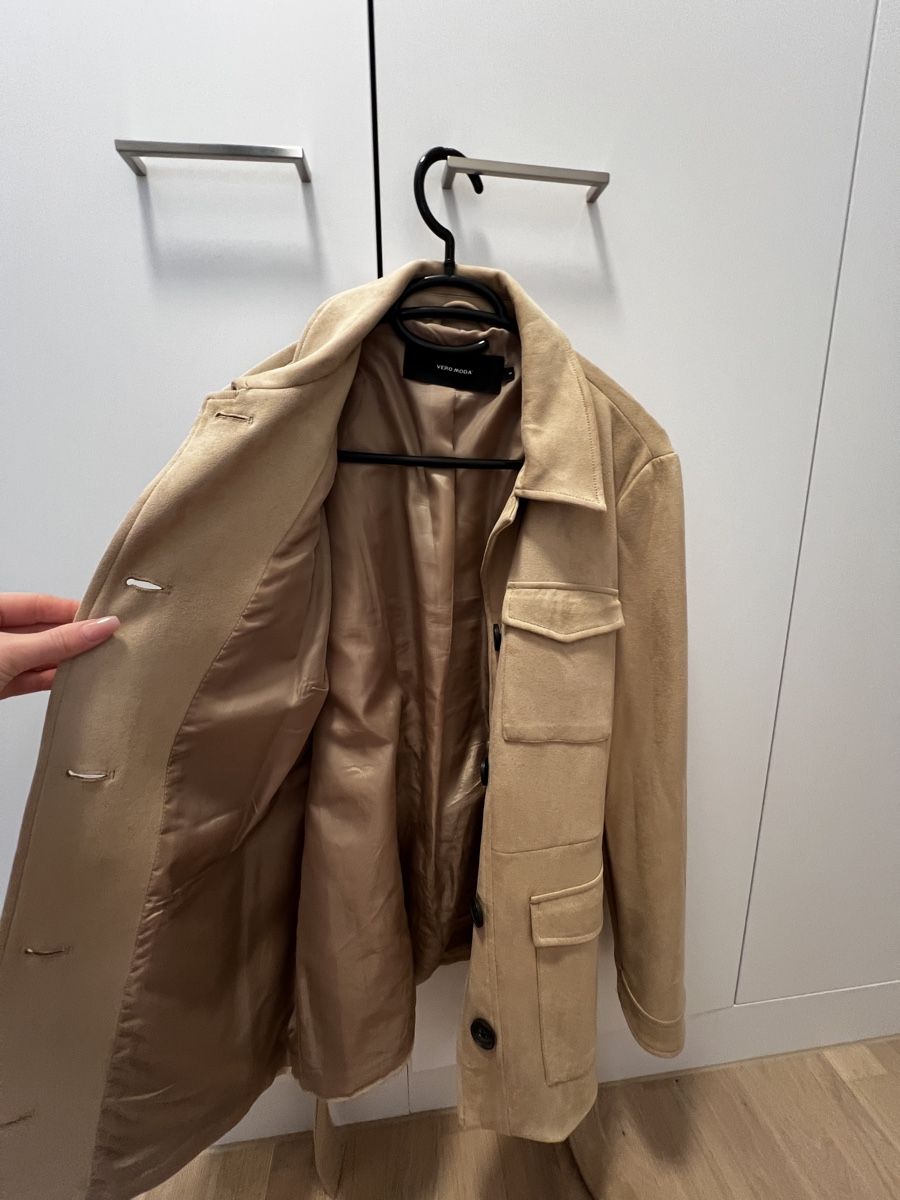 Vero Moda Mäntel: VERO MODA Kurzmantel Wildleder – Gebraucht aus Rapperswil SG von Tiniva 3