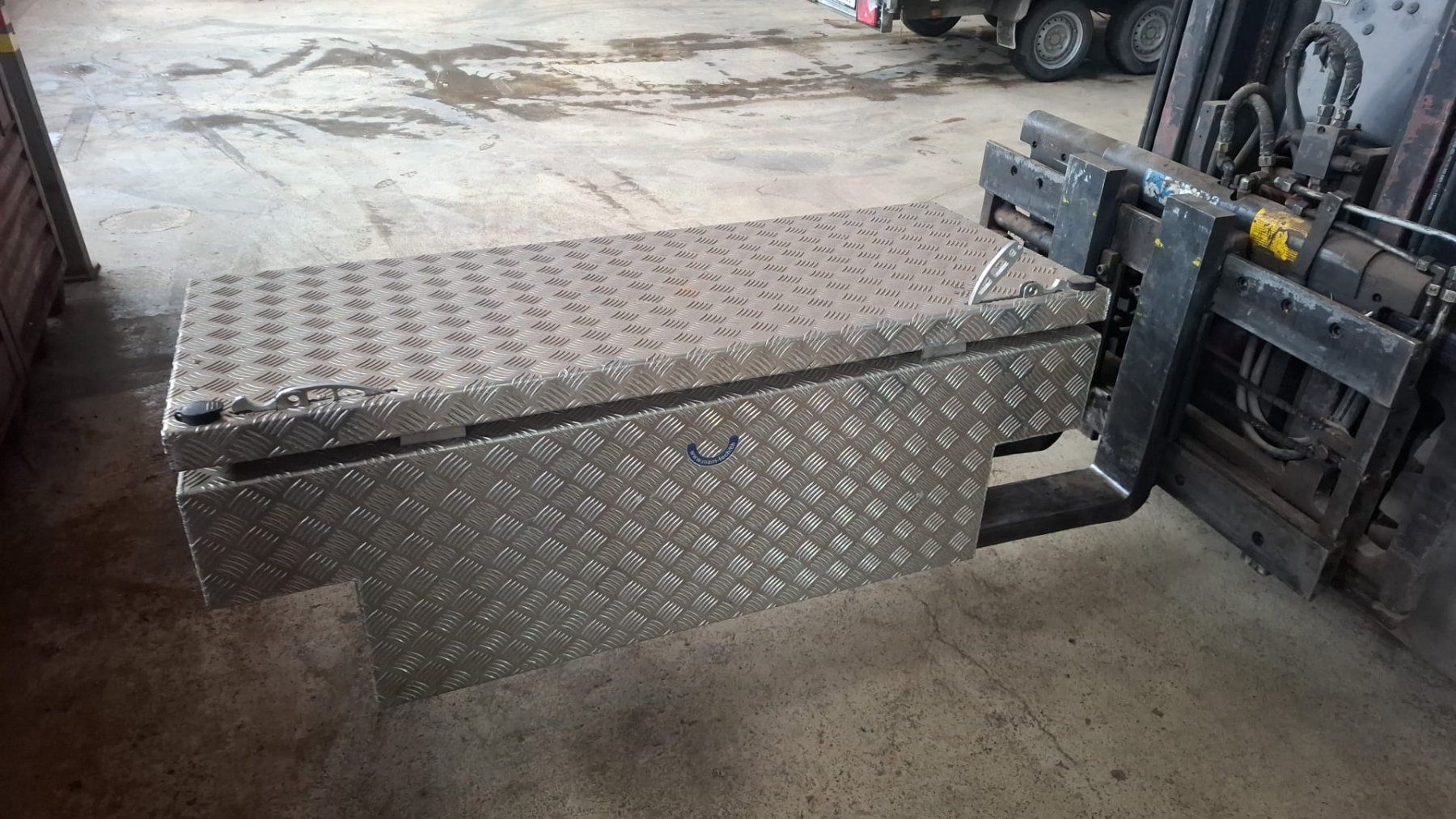 Casse di trasporto: Material Kiste  für Pick-up – Usato da Obfelden venduto da 62306330 1