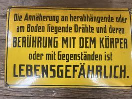 Altes, bombiertes Emailschild 32cm x 49 cm