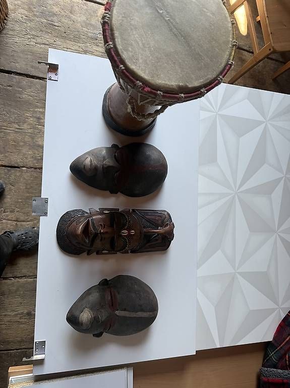 Arte internazionale: 3 Masques africains et jembé – Usato da Marsens venduto da mch_9wkl 1