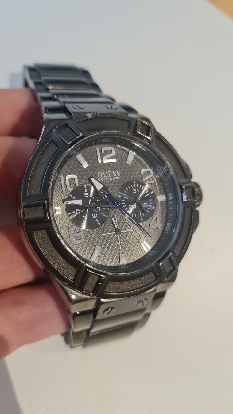 Guess Orologi: Guess Uhr Herren Farbe schwarz/carbon – Usato da Glis venduto da Kaamilaa