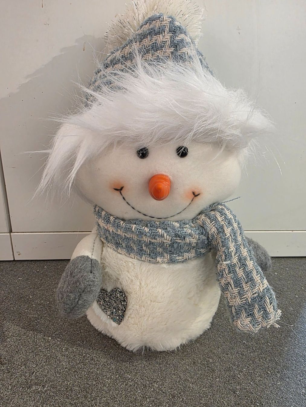 Statuette: Schneemann blau kariert, ca.30cm – Nuovo e nell'imballaggio originale da Birmensdorf ZH venduto da RehliAllerlei