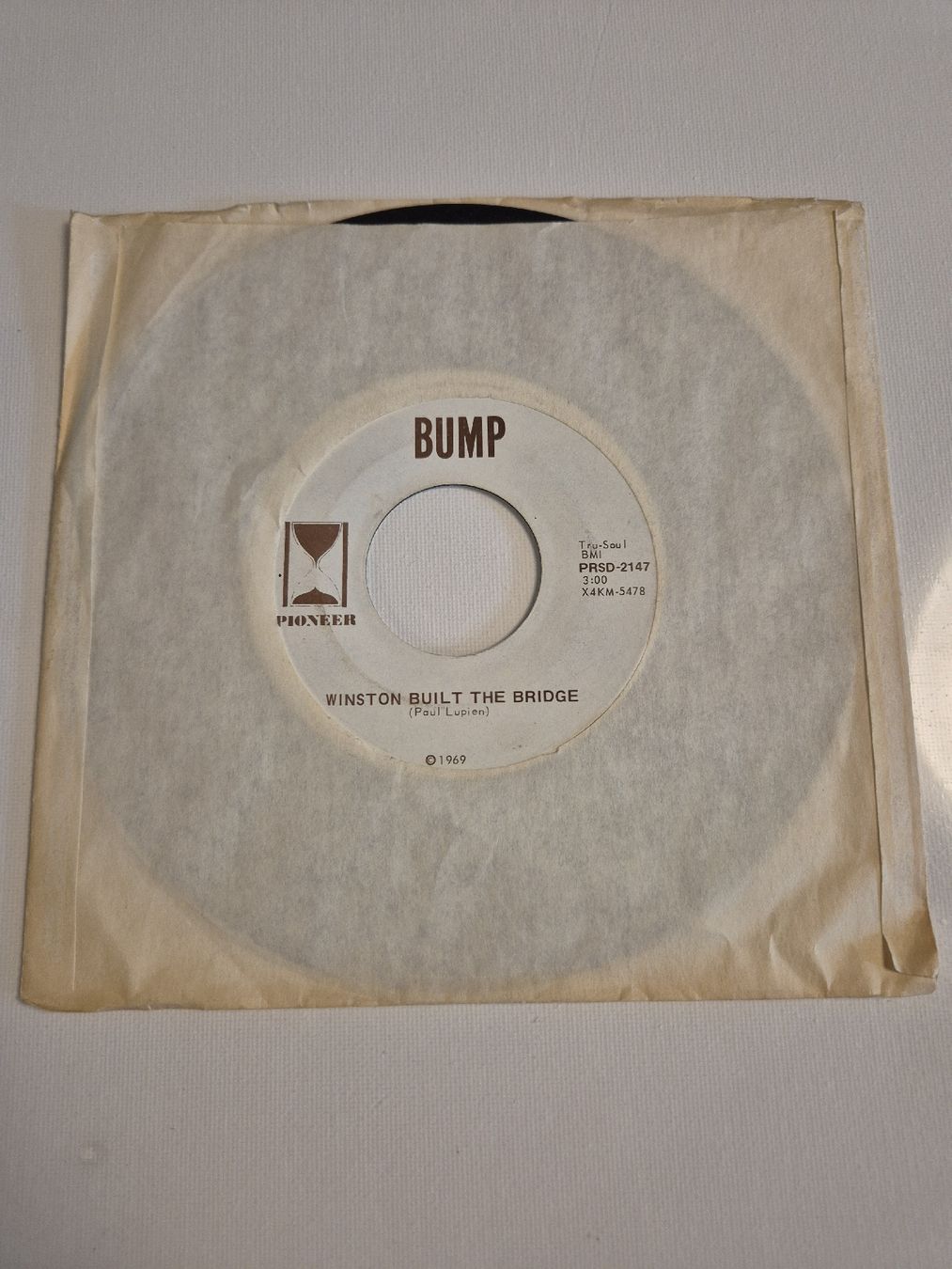 Dischi in vinile: Bump -  Sing Into The Wind - Single 7 , US – Usato da Uster venduto da newwave0