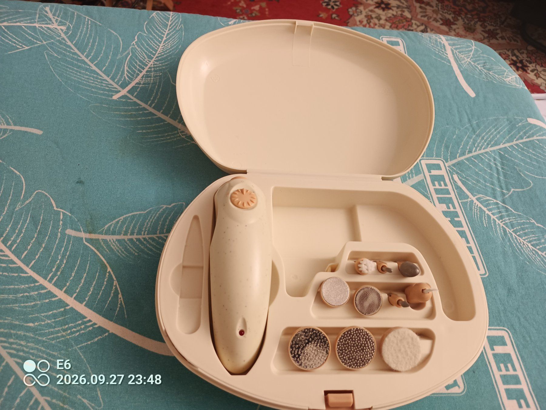Maniküre: 2 Manicure/Pedicure Sets – Gebraucht aus Zürich von Mitzi6 4